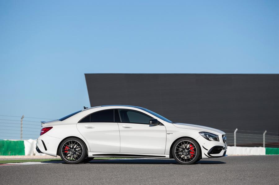  Mercedes-AMG CLA45 4Matic 2016 года  (фото 37 из 40)